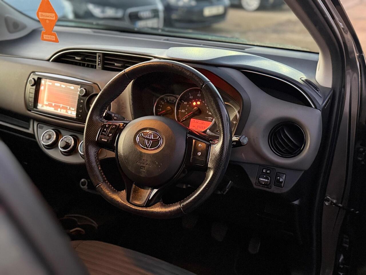 Used Toyota Yaris 2014 for sale - 76900094: Photo 42