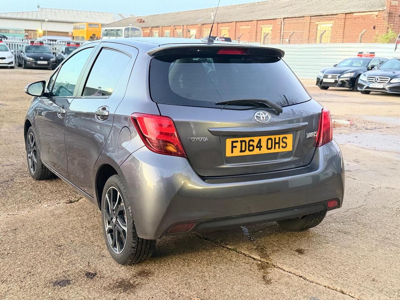 Used Toyota Yaris 2014 for sale - 76900094: Photo 5