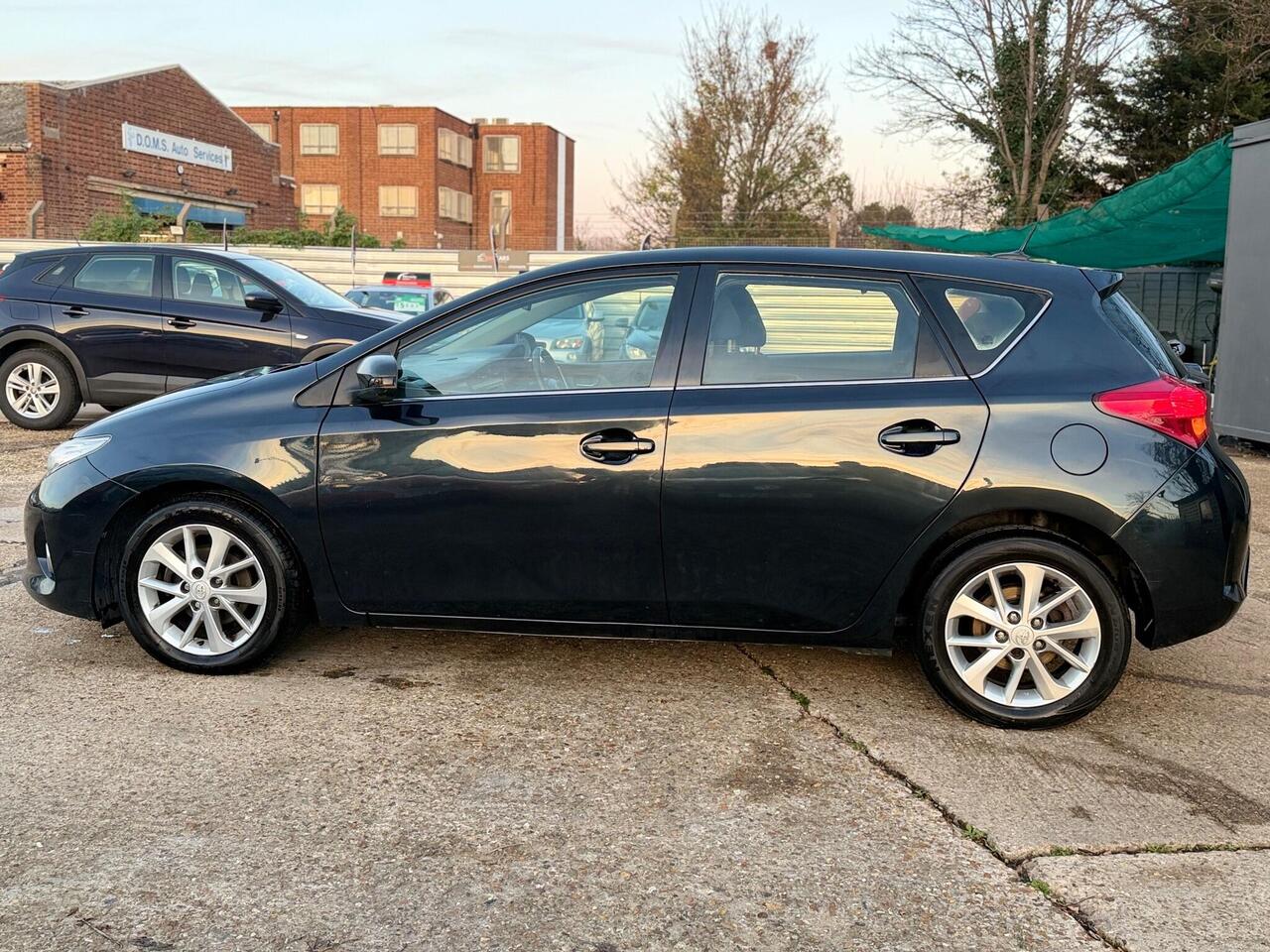 Used Toyota Auris 2013 for sale - 76734425: Photo 9