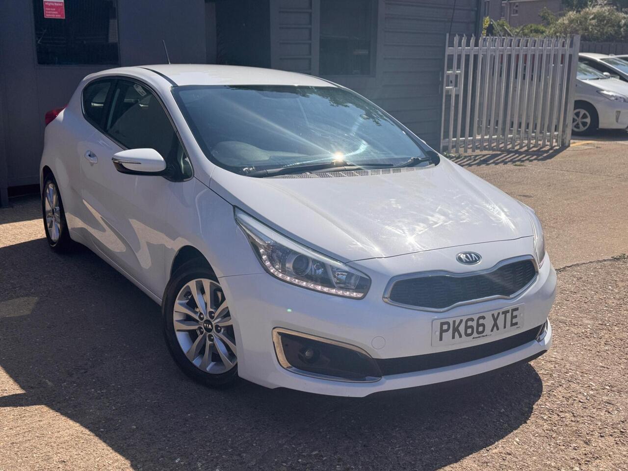 Used Kia Pro Ceed 2016 for sale - 76734424: Photo 2