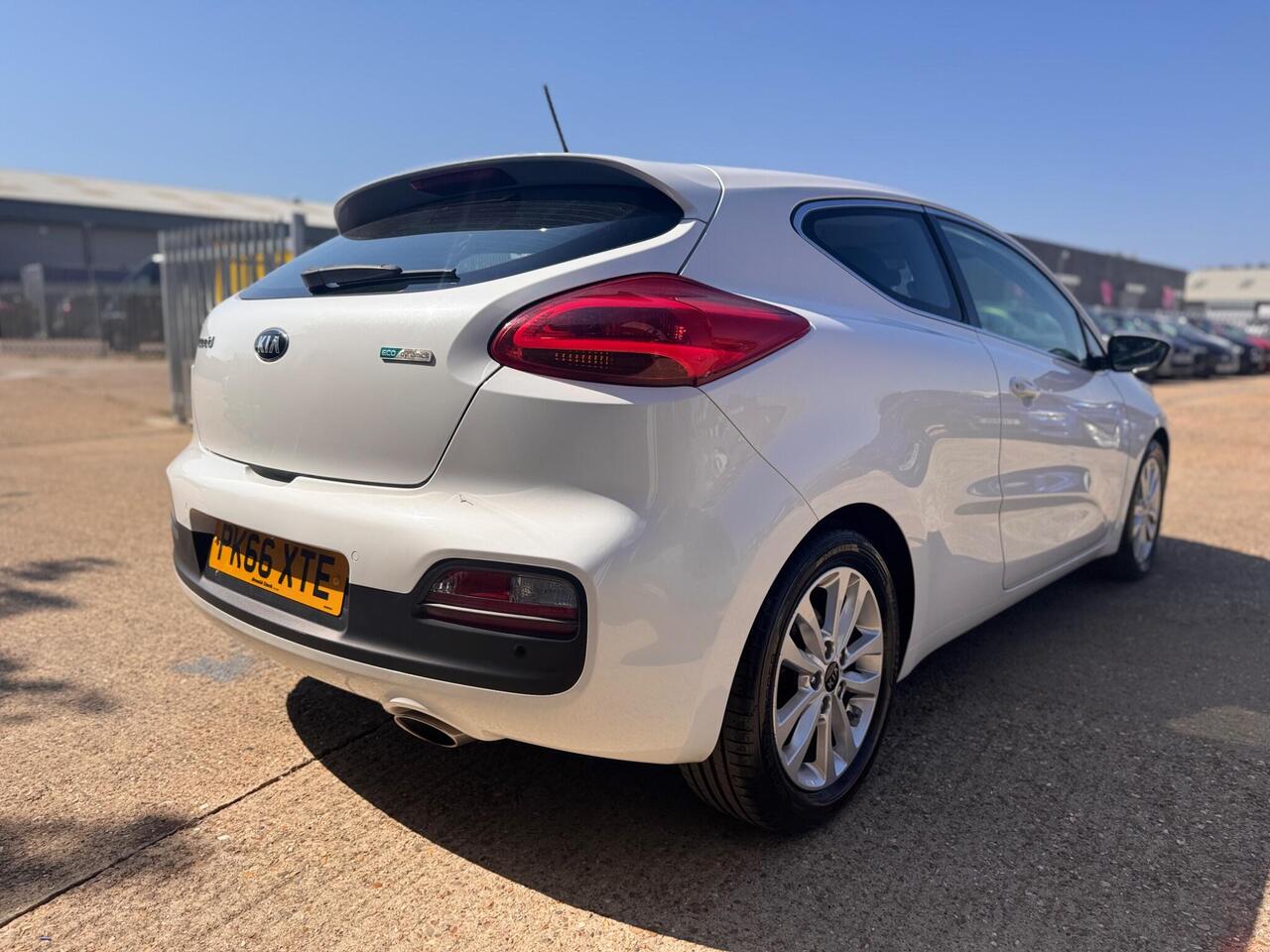 Used Kia Pro Ceed 2016 for sale - 76734424: Photo 25