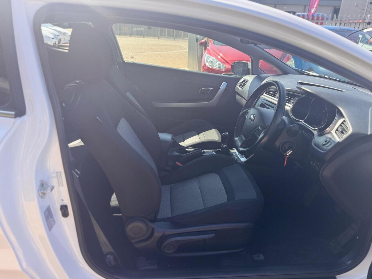 Used Kia Pro Ceed 2016 for sale - 76734424: Photo 43