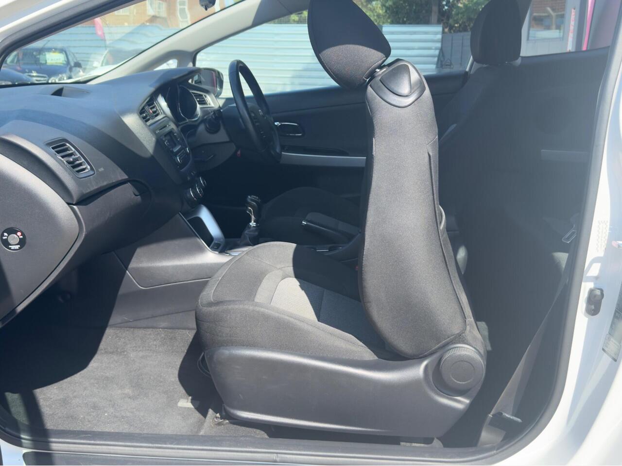 Used Kia Pro Ceed 2016 for sale - 76734424: Photo 75