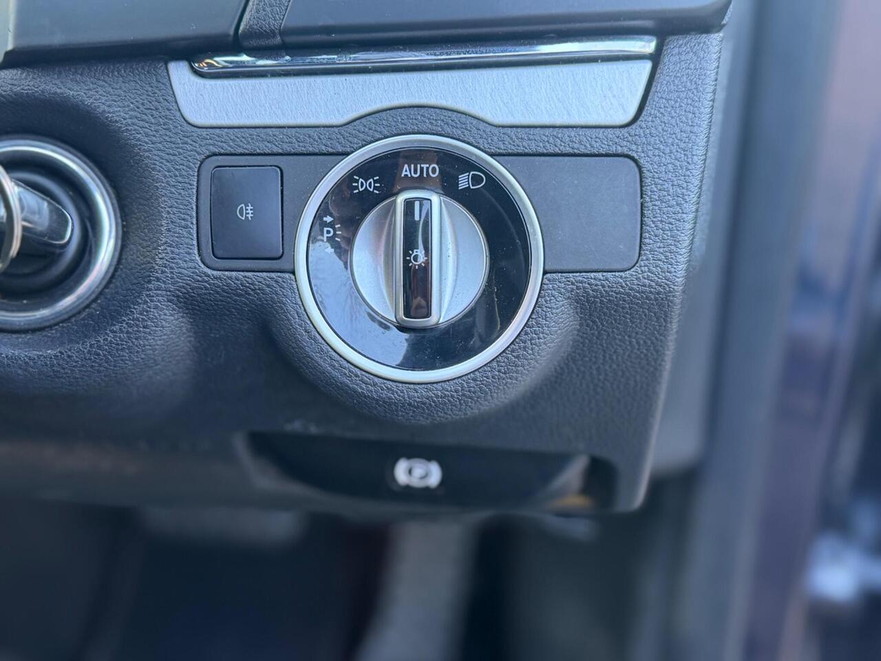 Used Mercedes-Benz E Class 2012 for sale - 77298413: Photo 33