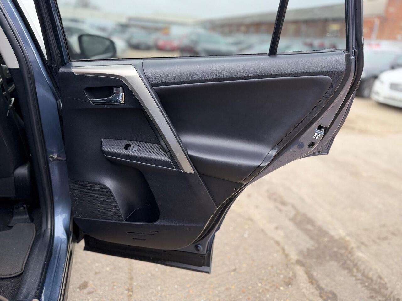 Used Toyota RAV4 2014 for sale - 77884273: Photo 28