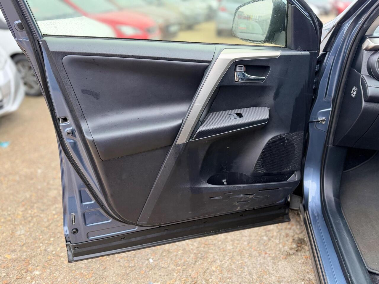 Used Toyota RAV4 2014 for sale - 77884273: Photo 30