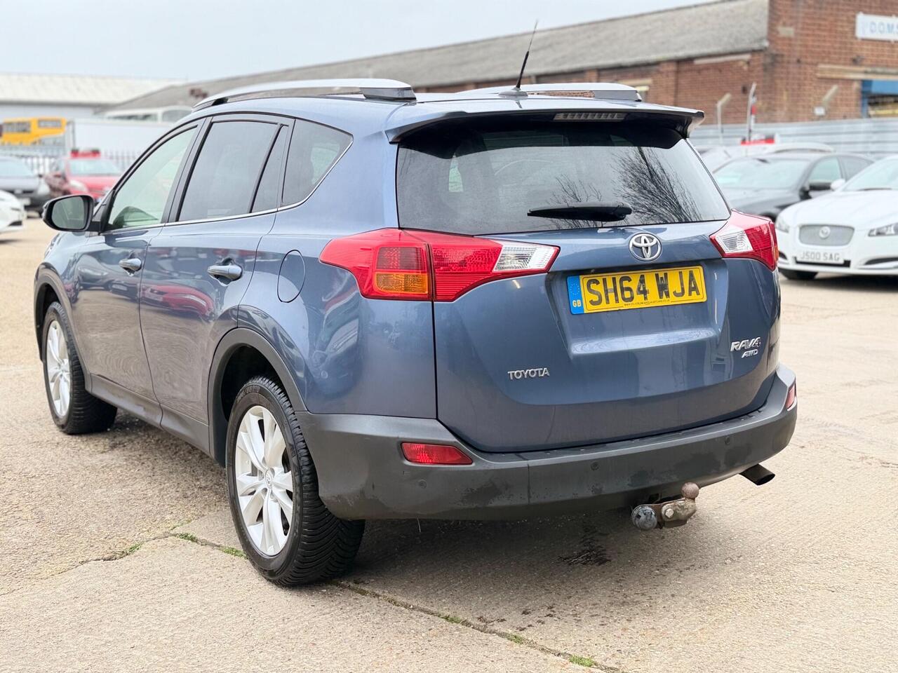 Used Toyota RAV4 2014 for sale - 77884273: Photo 5