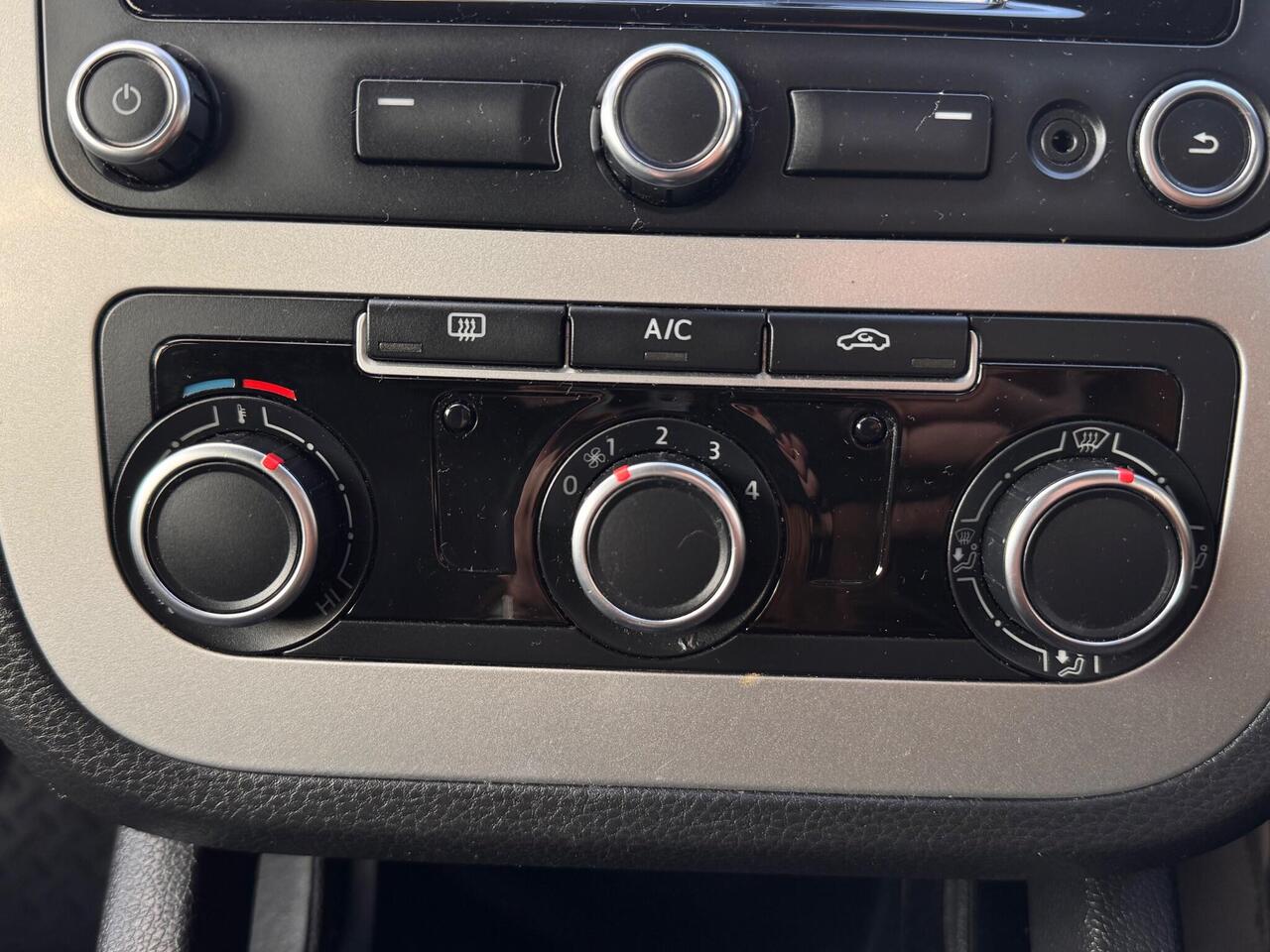 Used Volkswagen Scirocco 2013 for sale - 76734408: Photo 32