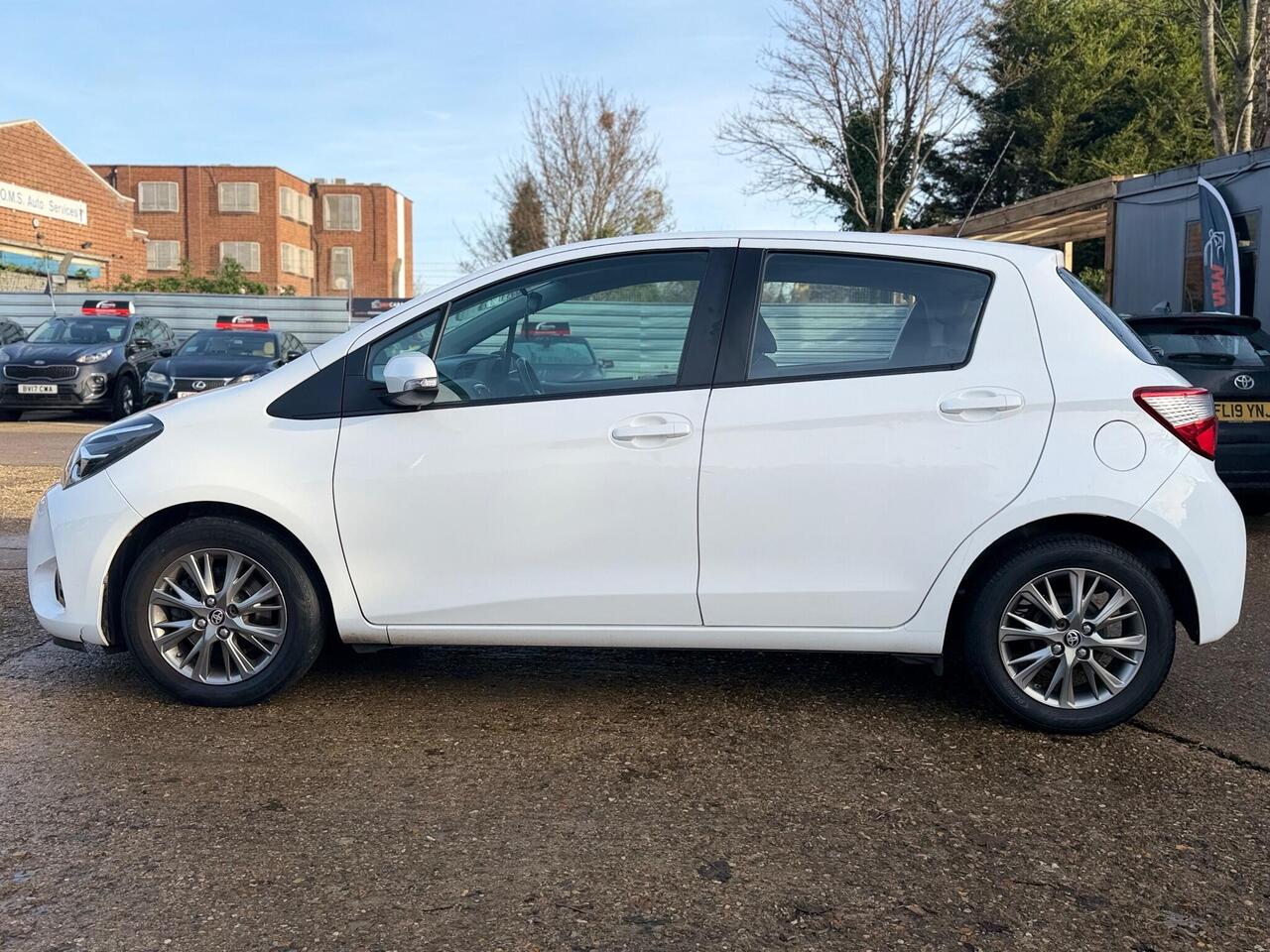 Used Toyota Yaris 2018 for sale - 76942889: Photo 14