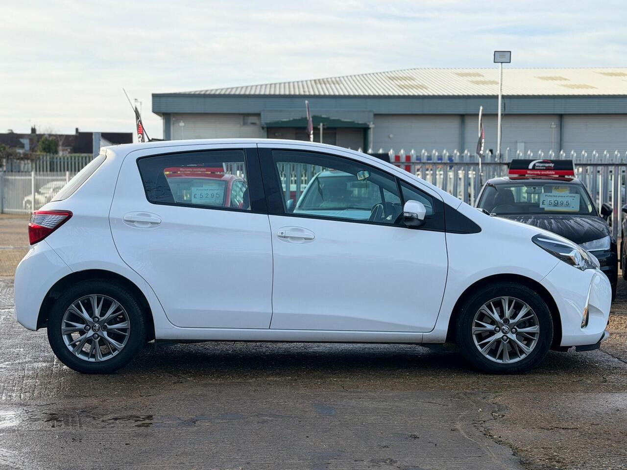 Used Toyota Yaris 2018 for sale - 76942889: Photo 18