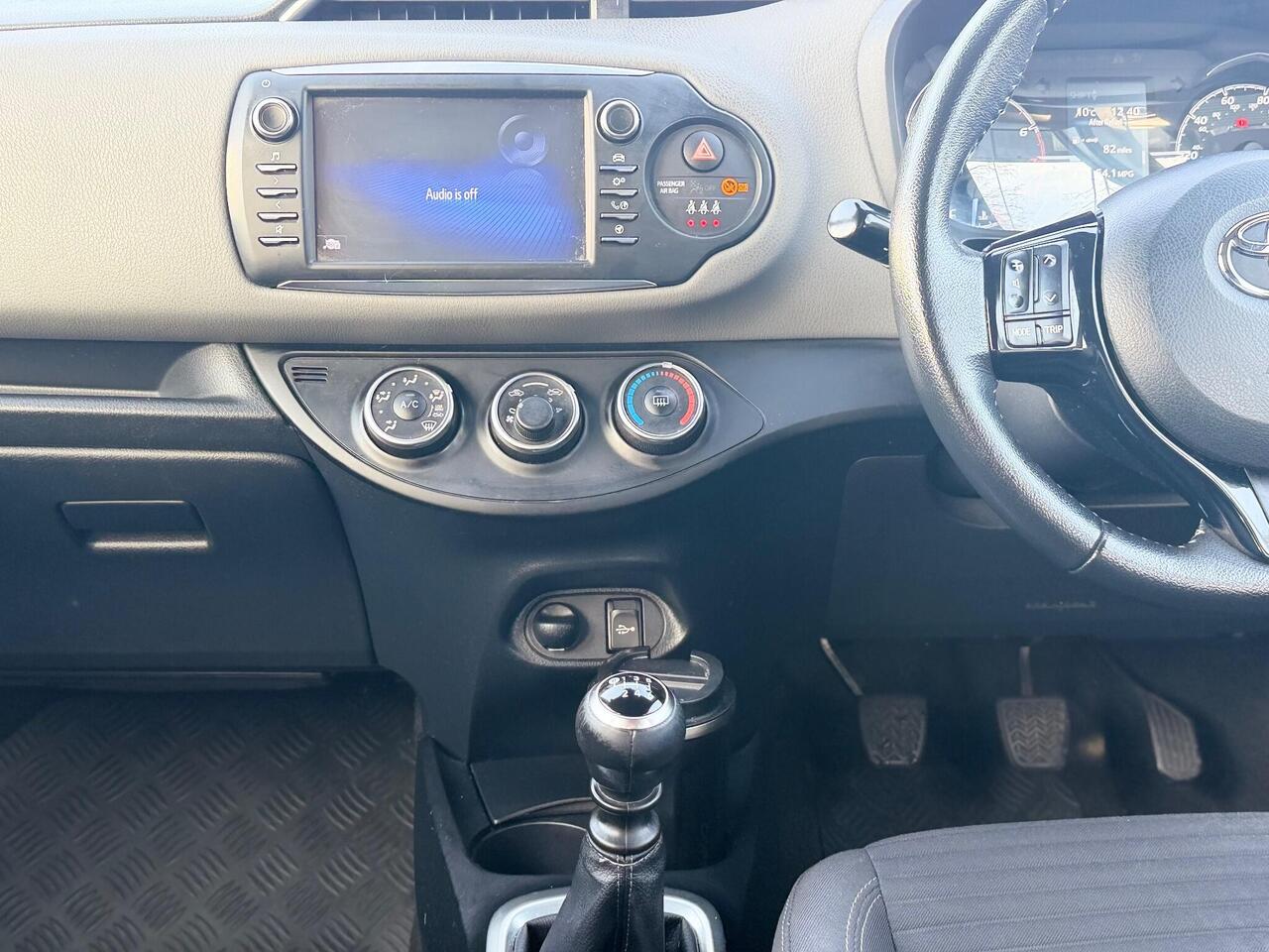 Used Toyota Yaris 2018 for sale - 76942889: Photo 23