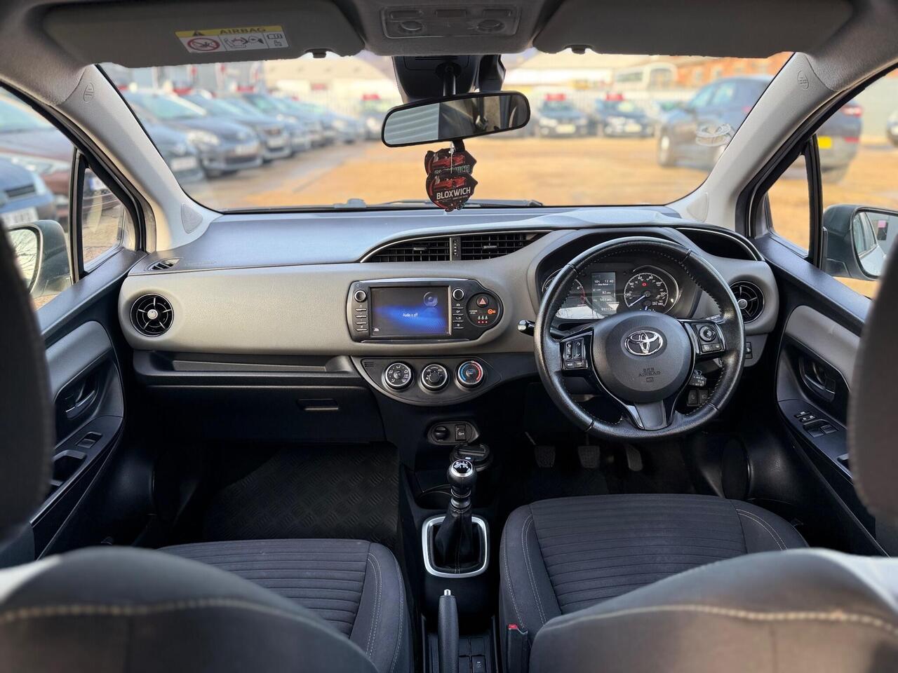 Used Toyota Yaris 2018 for sale - 76942889: Photo 24