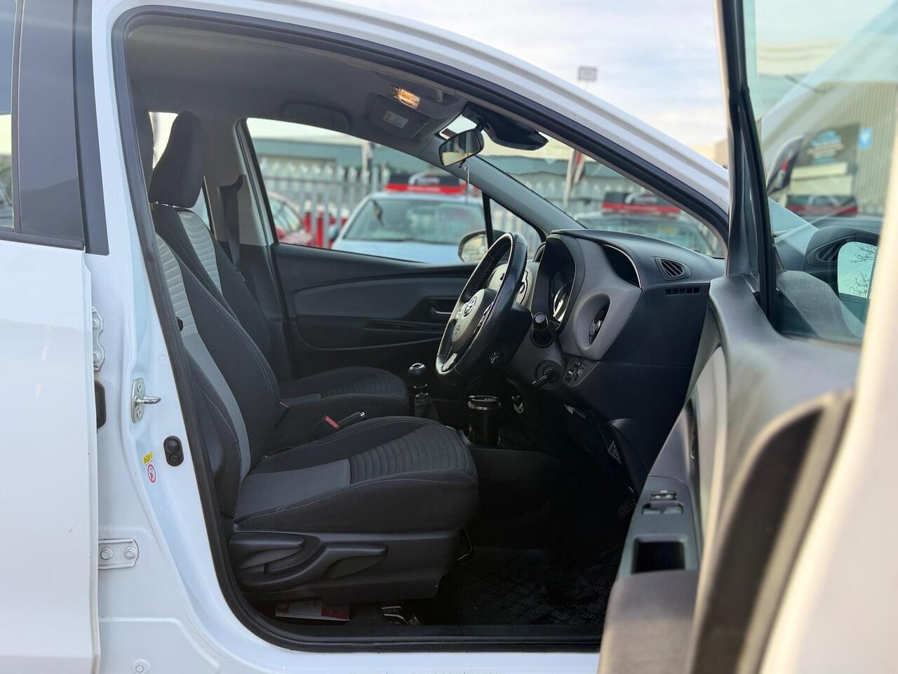 Used Toyota Yaris 2018 for sale - 76942889: Photo 28