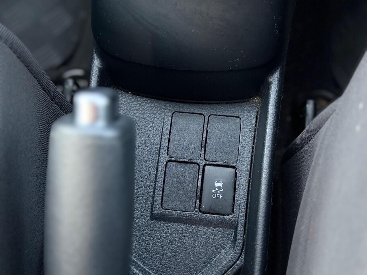 Used Toyota Yaris 2018 for sale - 76942889: Photo 31