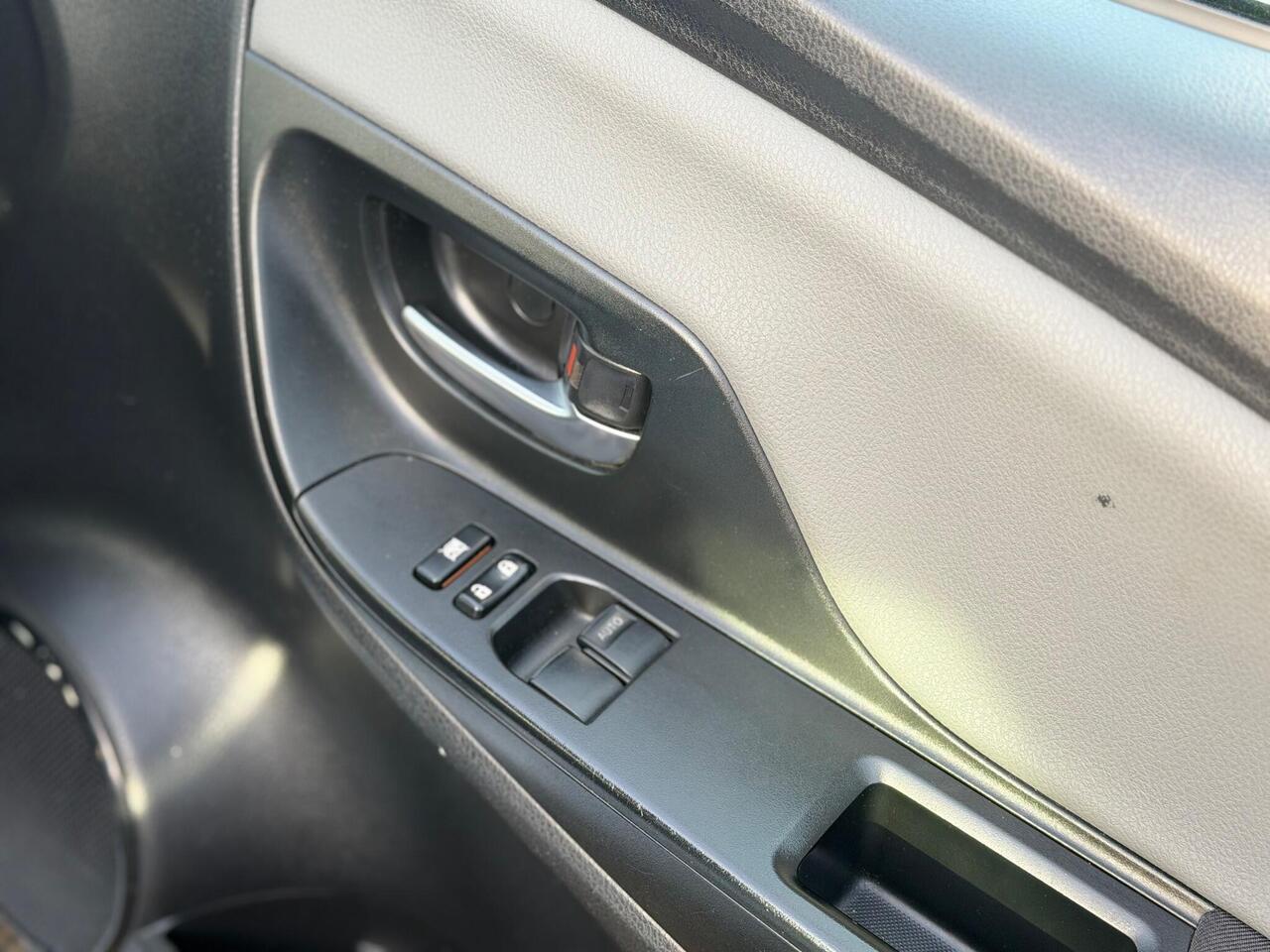 Used Toyota Yaris 2018 for sale - 76942889: Photo 38