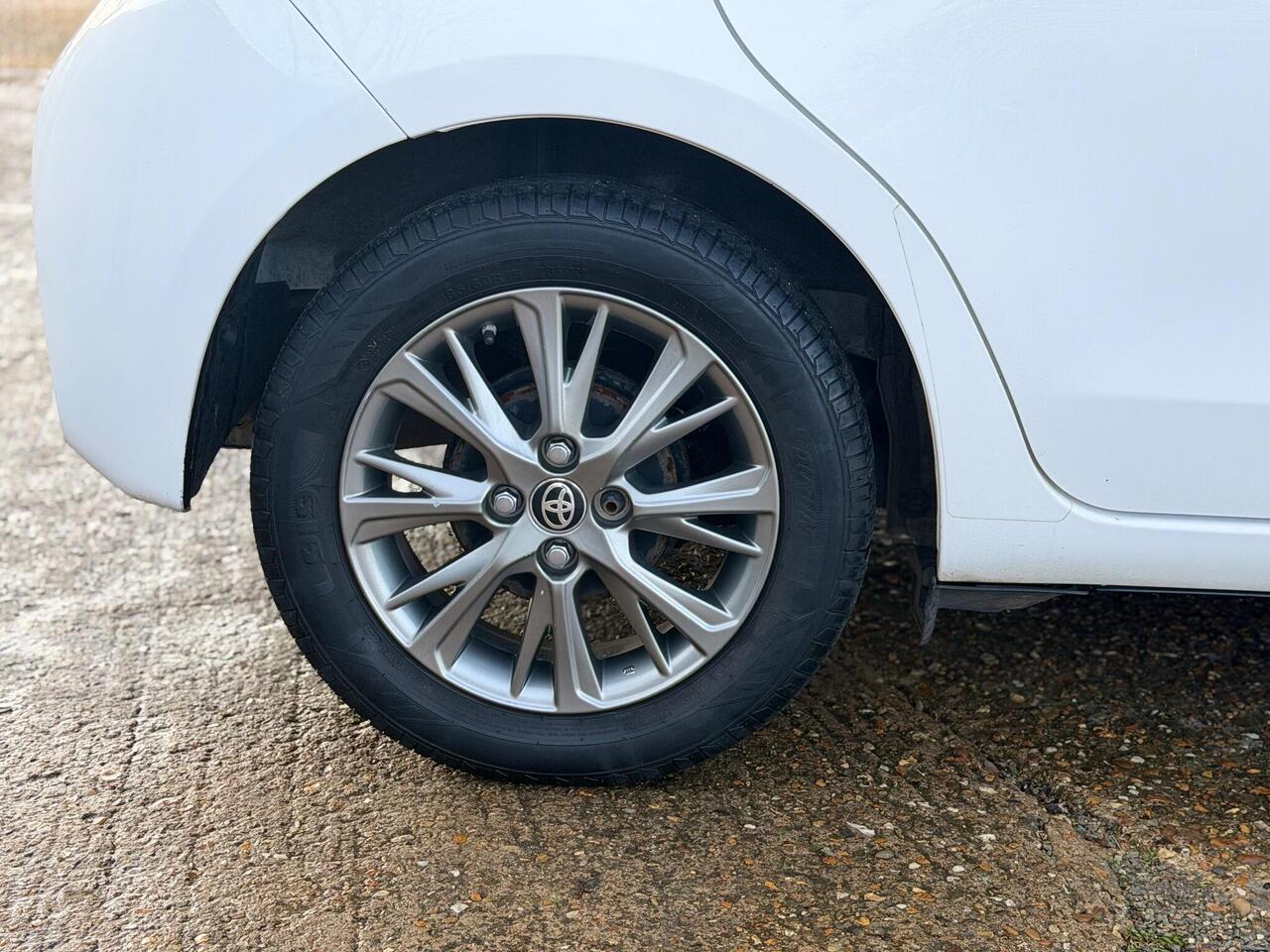 Used Toyota Yaris 2018 for sale - 76942889: Photo 44