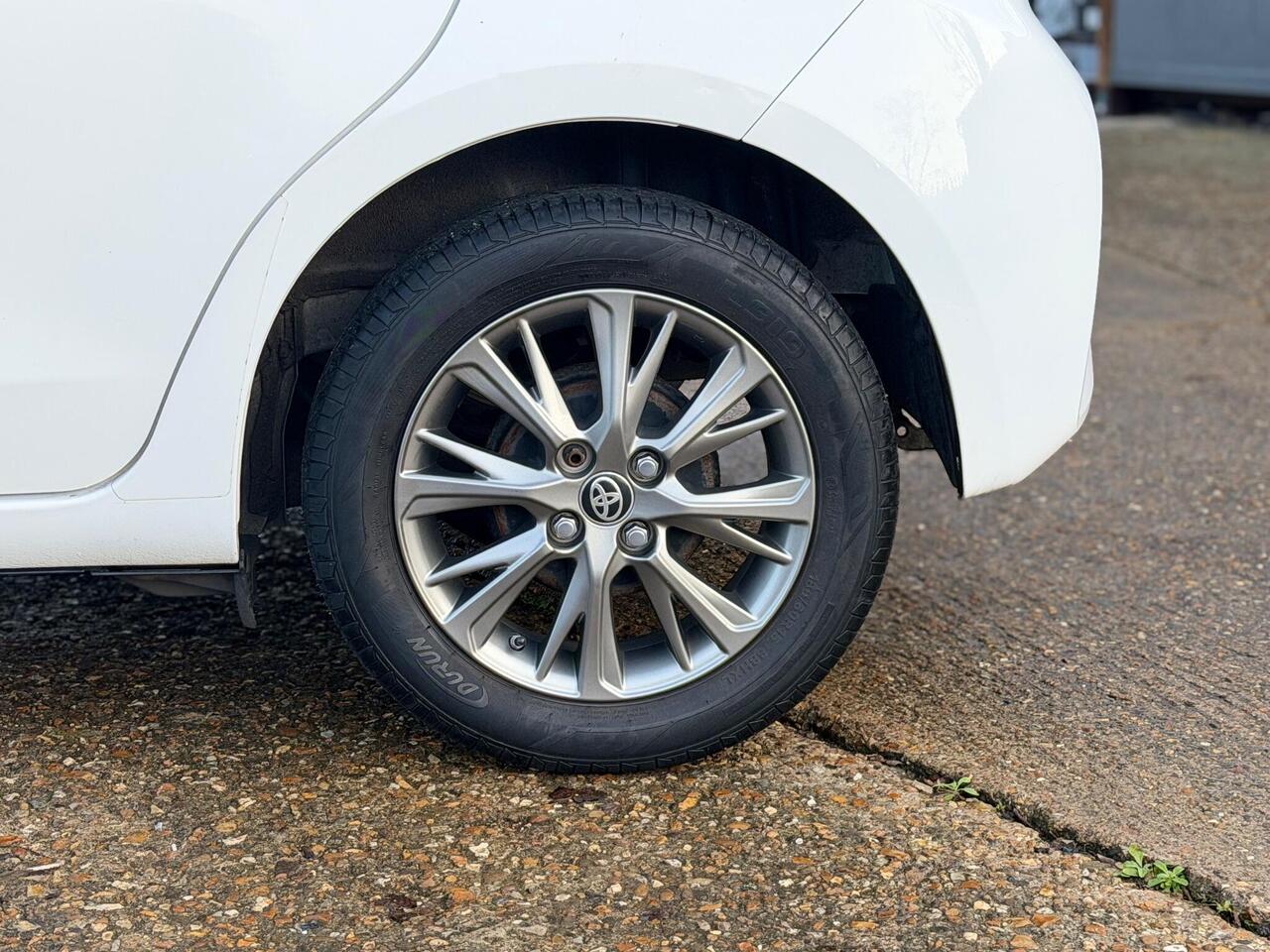 Used Toyota Yaris 2018 for sale - 76942889: Photo 45