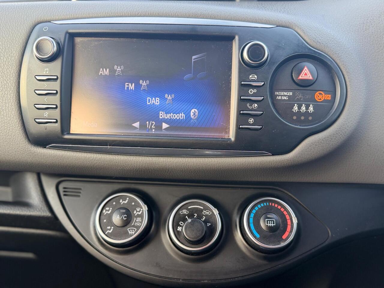 Used Toyota Yaris 2018 for sale - 76942889: Photo 46