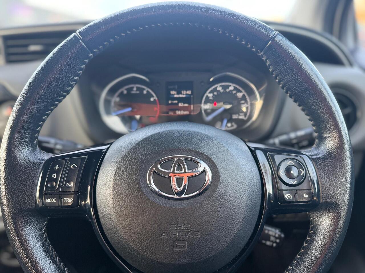 Used Toyota Yaris 2018 for sale - 76942889: Photo 54