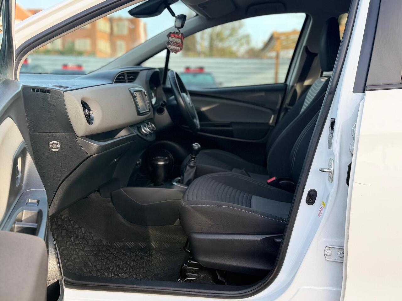 Used Toyota Yaris 2018 for sale - 76942889: Photo 60