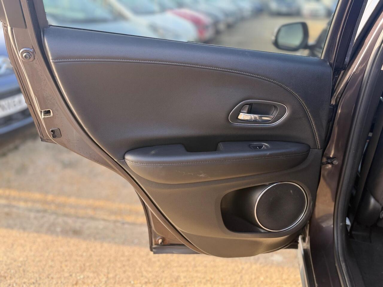 Used Honda HR-V 2017 for sale - 77884283: Photo 32