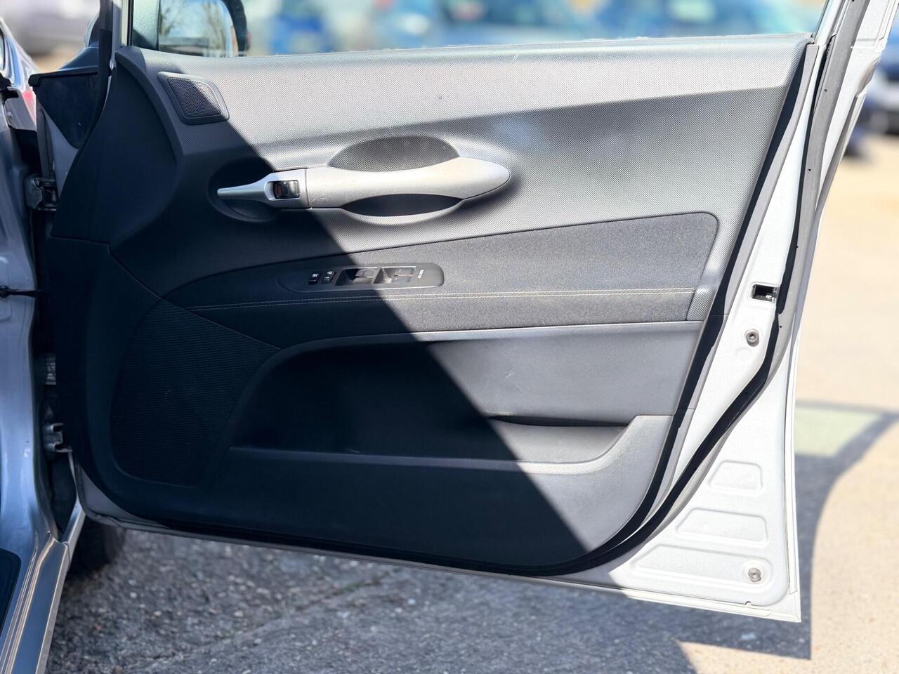 Used Toyota Auris 2011 for sale - 77994654: Photo 24