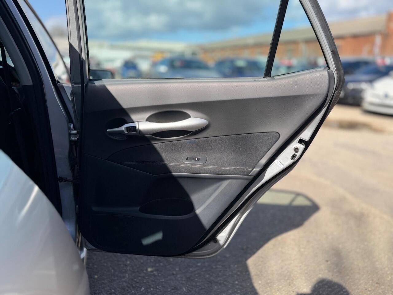 Used Toyota Auris 2011 for sale - 77994654: Photo 25