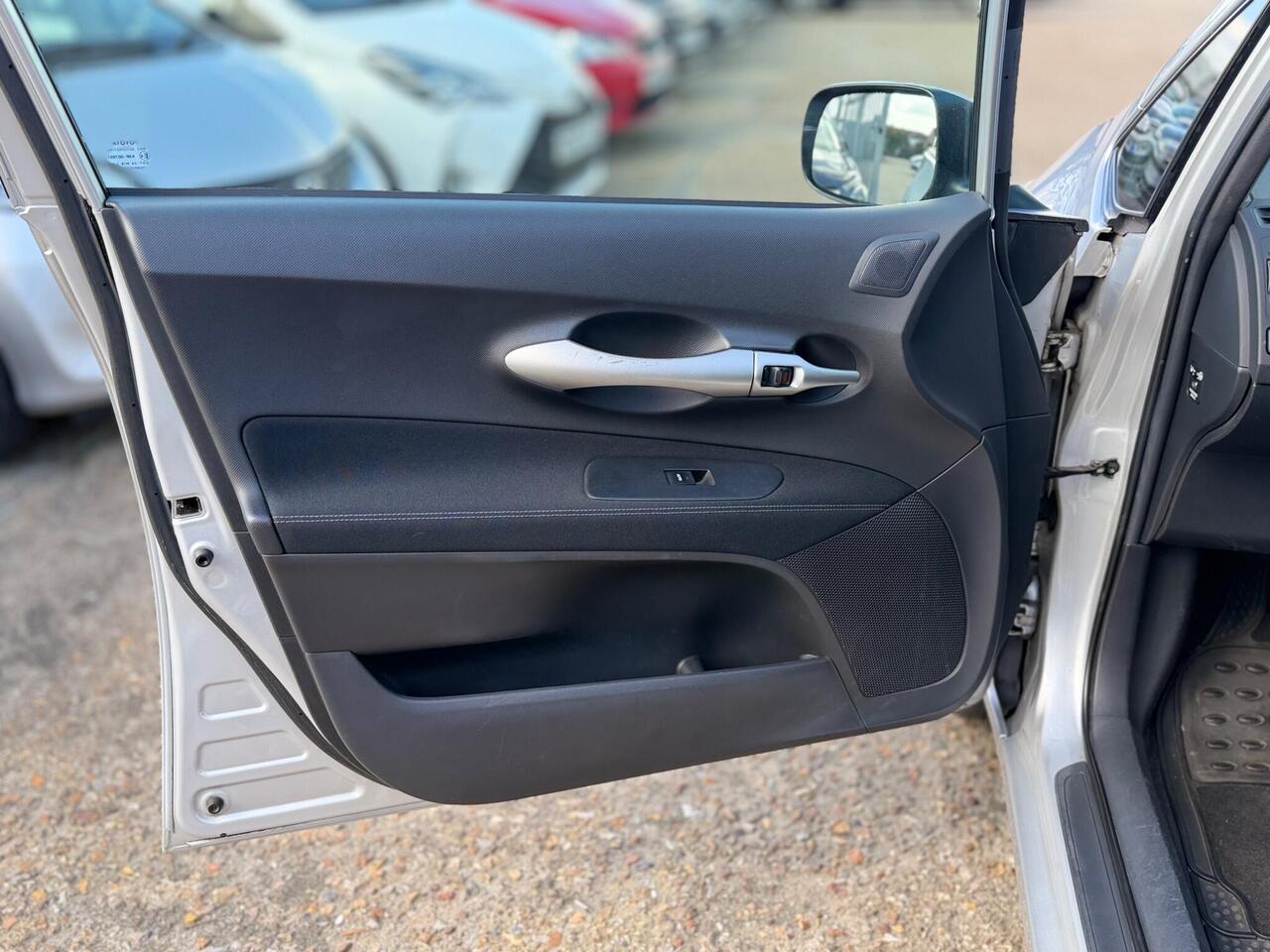 Used Toyota Auris 2011 for sale - 77994654: Photo 27