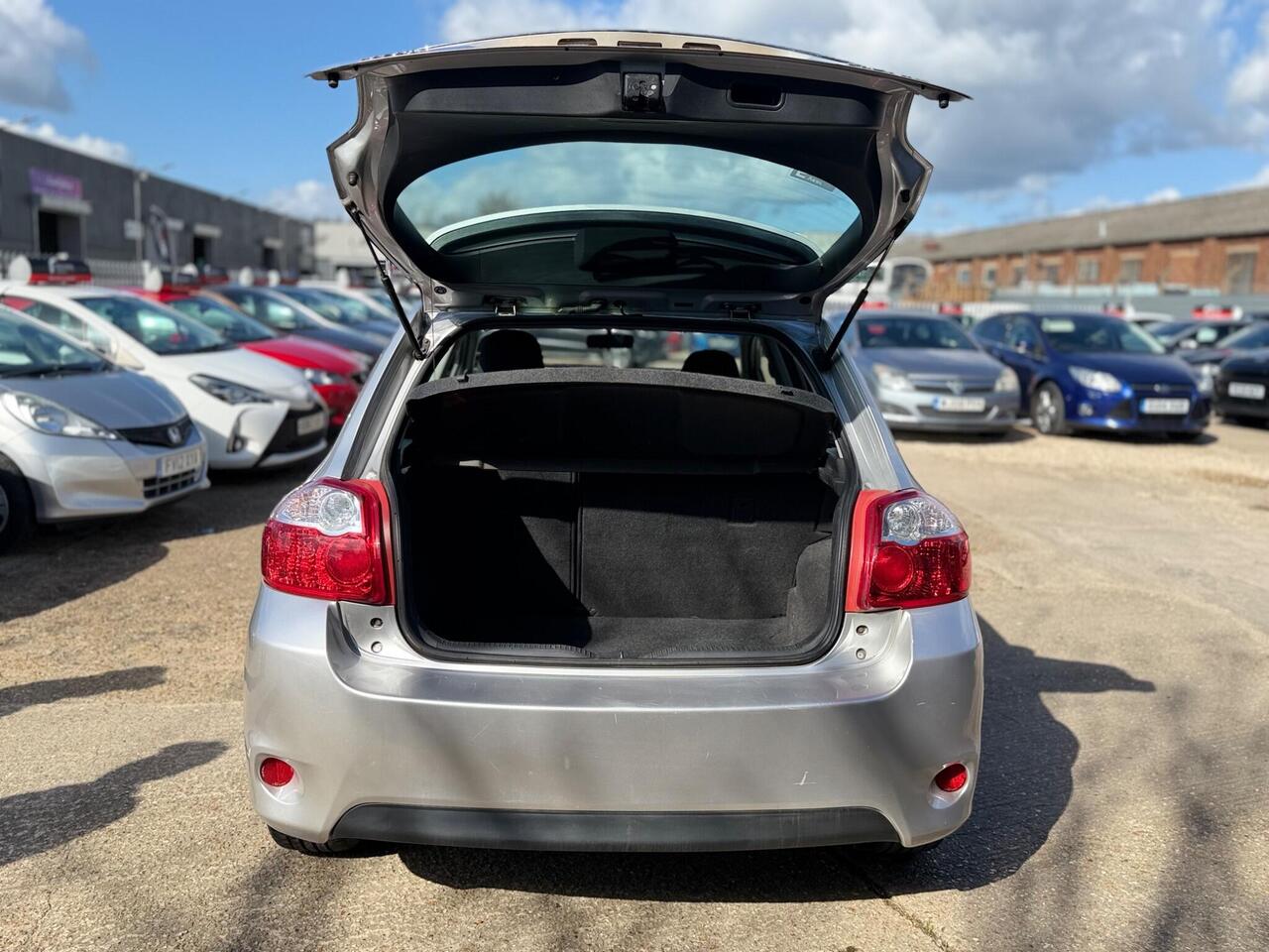 Used Toyota Auris 2011 for sale - 77994654: Photo 33