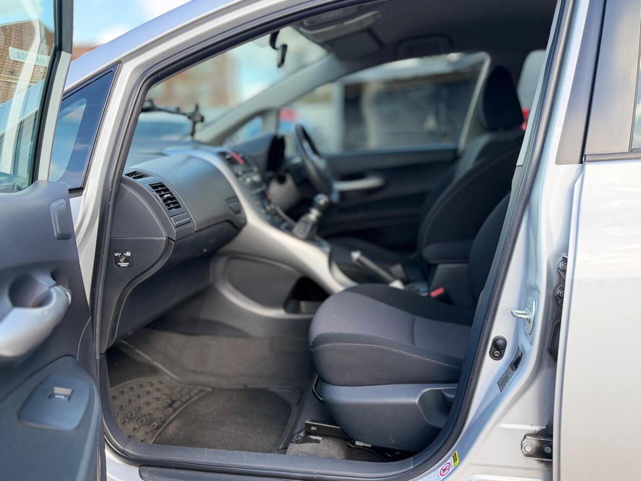 Used Toyota Auris 2011 for sale - 77994654: Photo 38