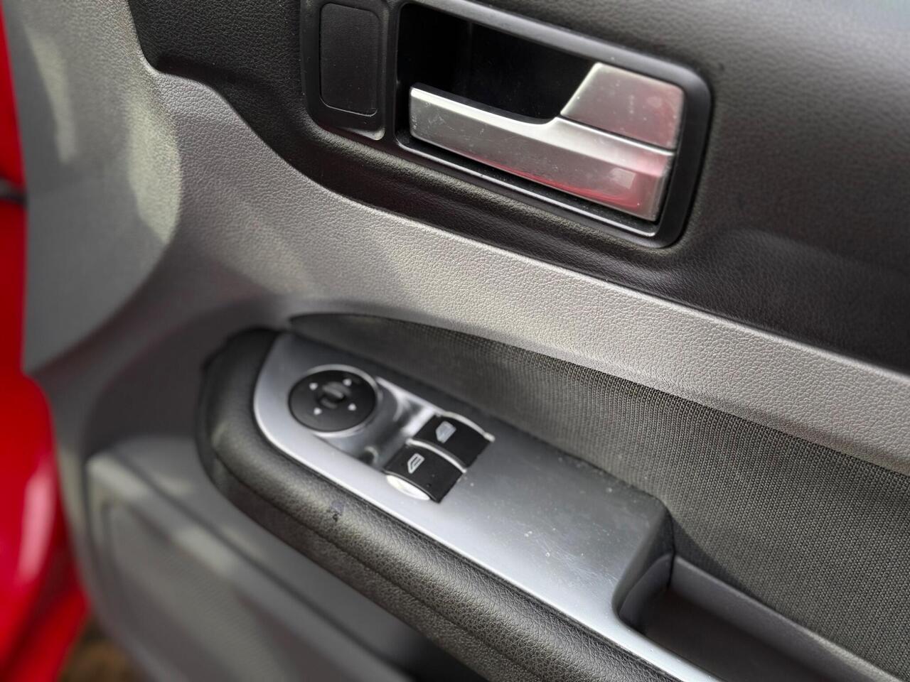 Used Ford Focus 2010 for sale - 77648013: Photo 24