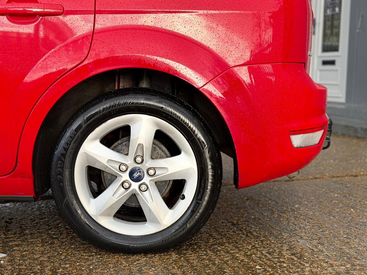 Used Ford Focus 2010 for sale - 77648013: Photo 29