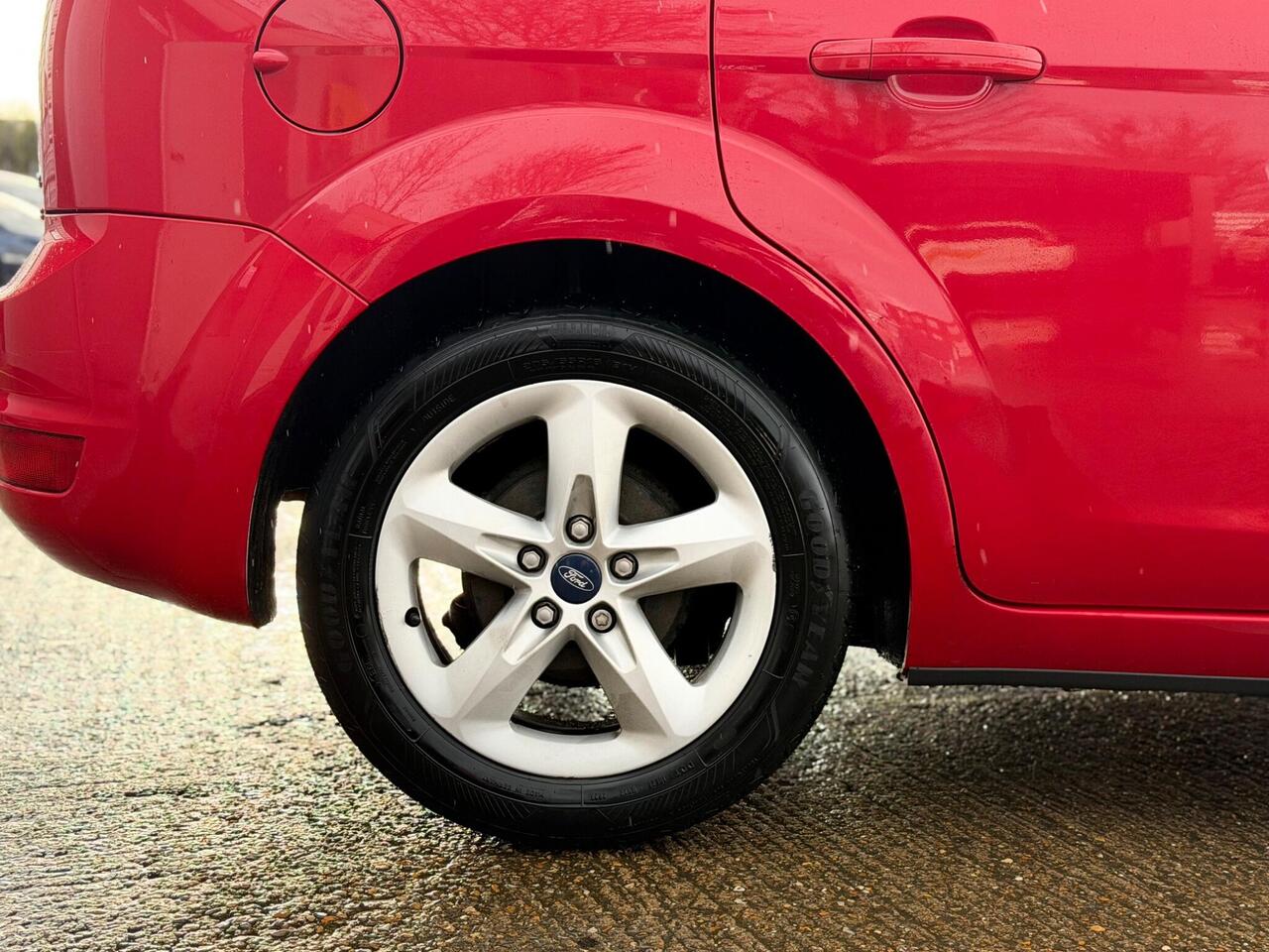 Used Ford Focus 2010 for sale - 77648013: Photo 31