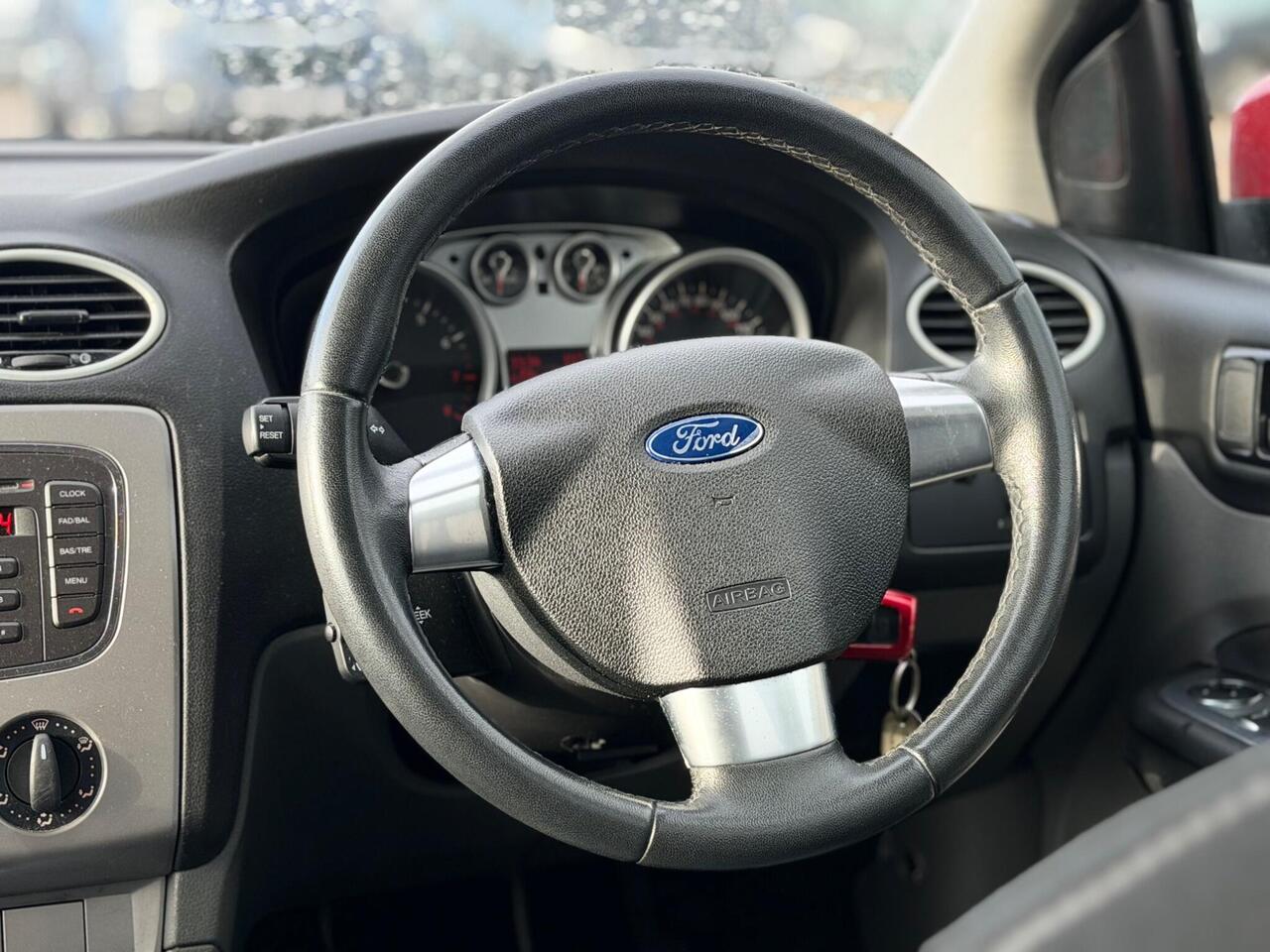 Used Ford Focus 2010 for sale - 77648013: Photo 37