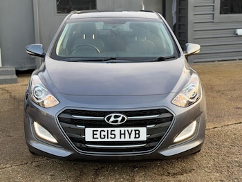 Used Hyundai i30 2015 for sale - 76977402: Photo