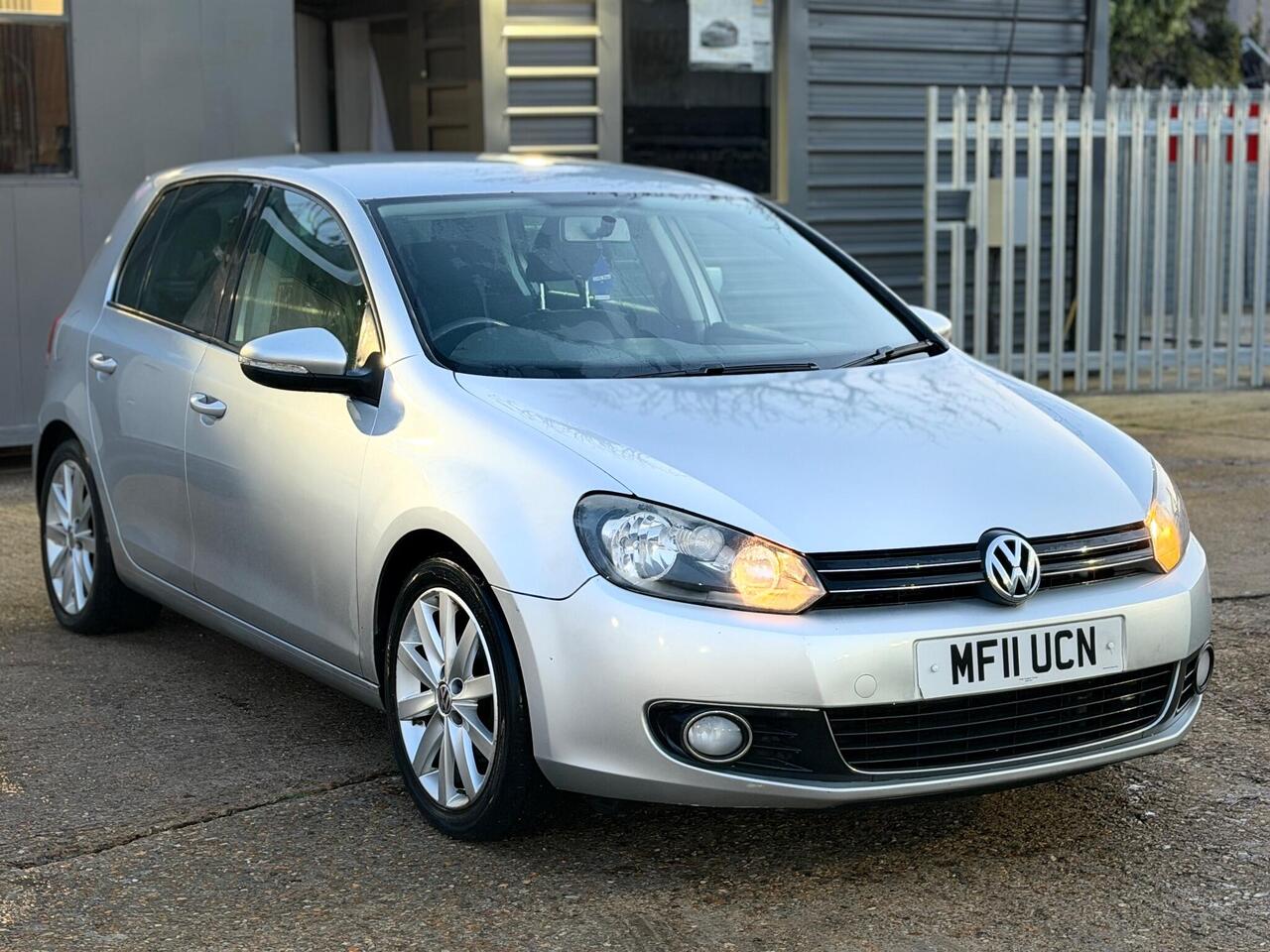 Used Volkswagen Golf 2011 for sale - 76942888: Photo 2