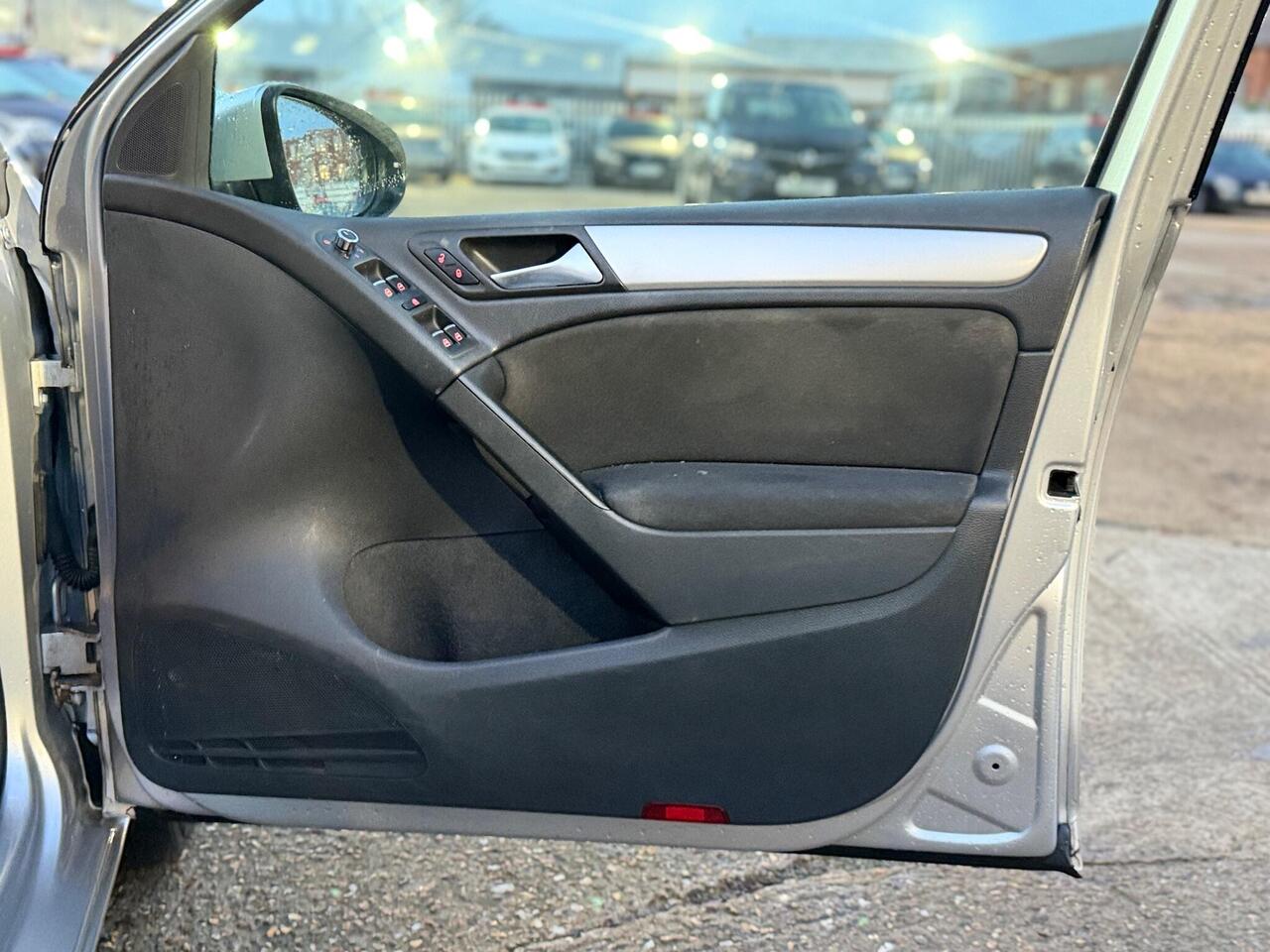 Used Volkswagen Golf 2011 for sale - 76942888: Photo 35