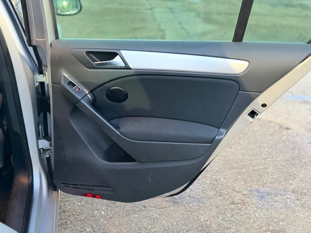 Used Volkswagen Golf 2011 for sale - 76942888: Photo 36