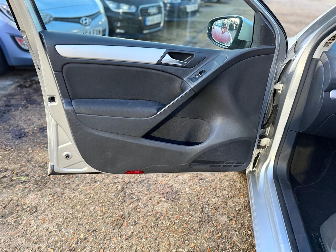 Used Volkswagen Golf 2011 for sale - 76942888: Photo 38