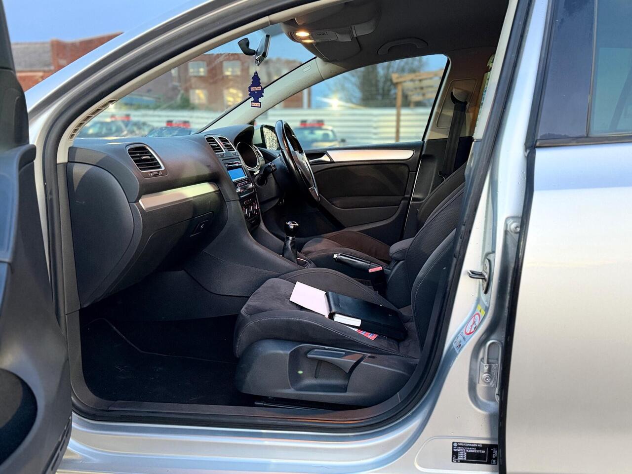 Used Volkswagen Golf 2011 for sale - 76942888: Photo 52