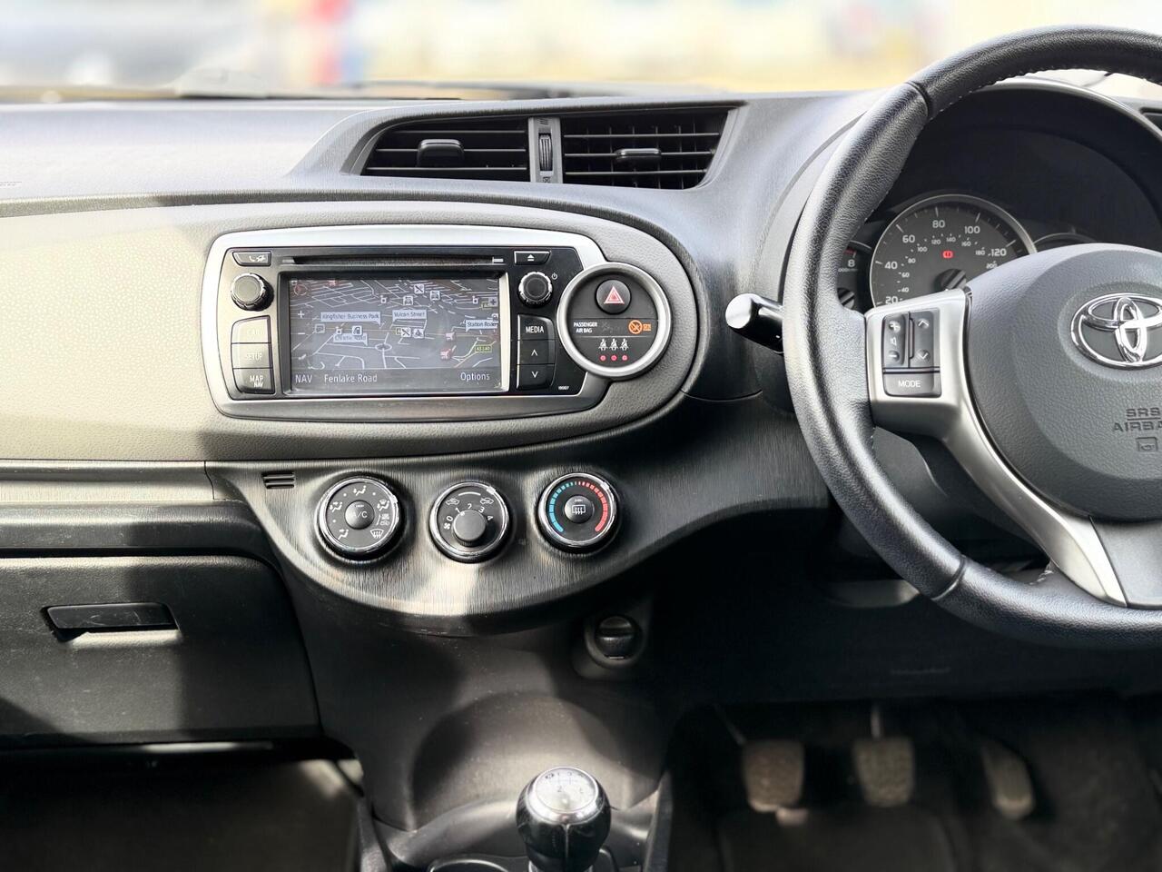 Used Toyota Yaris 2012 for sale - 77739528: Photo 11