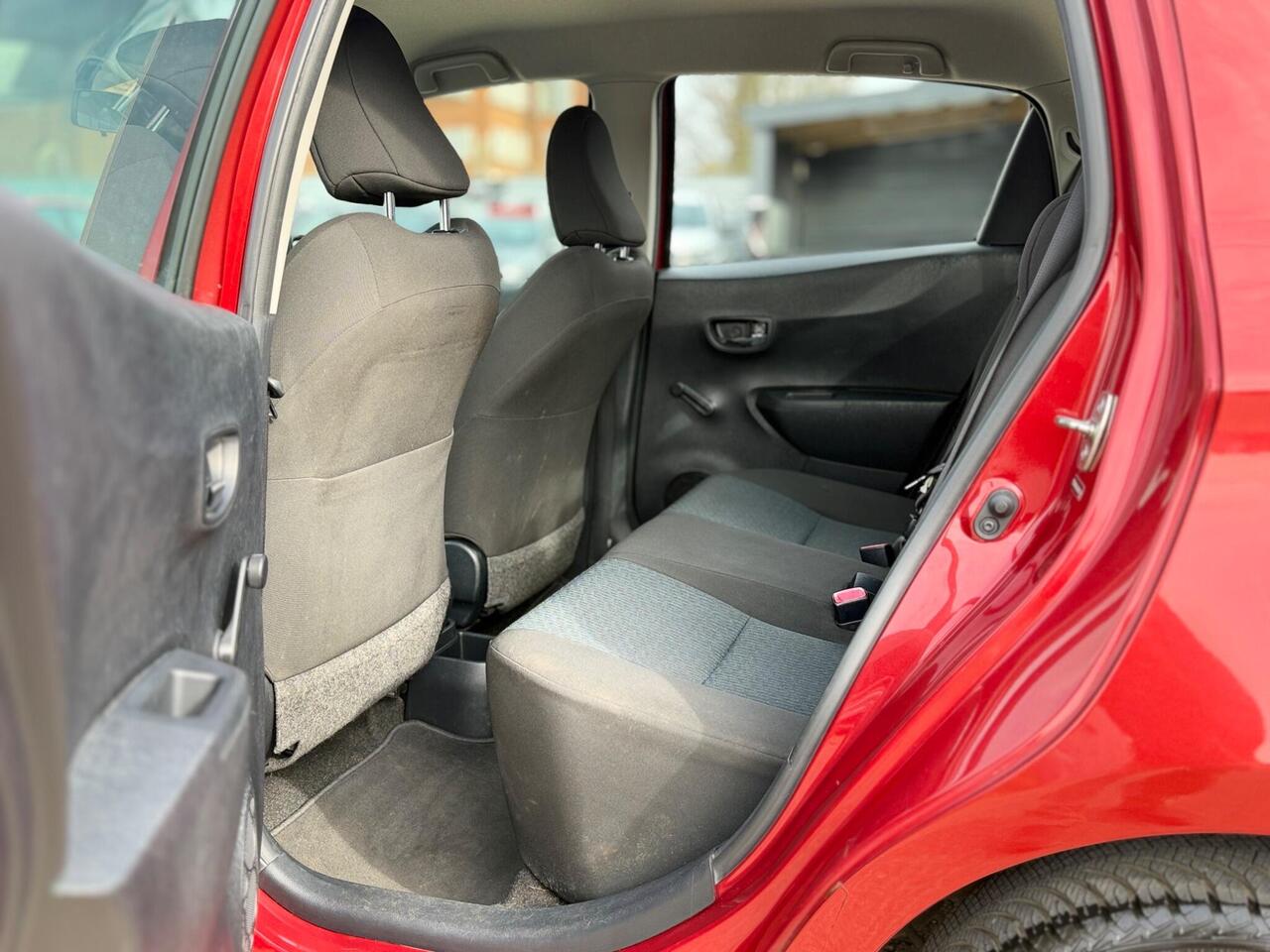 Used Toyota Yaris 2012 for sale - 77739528: Photo 16