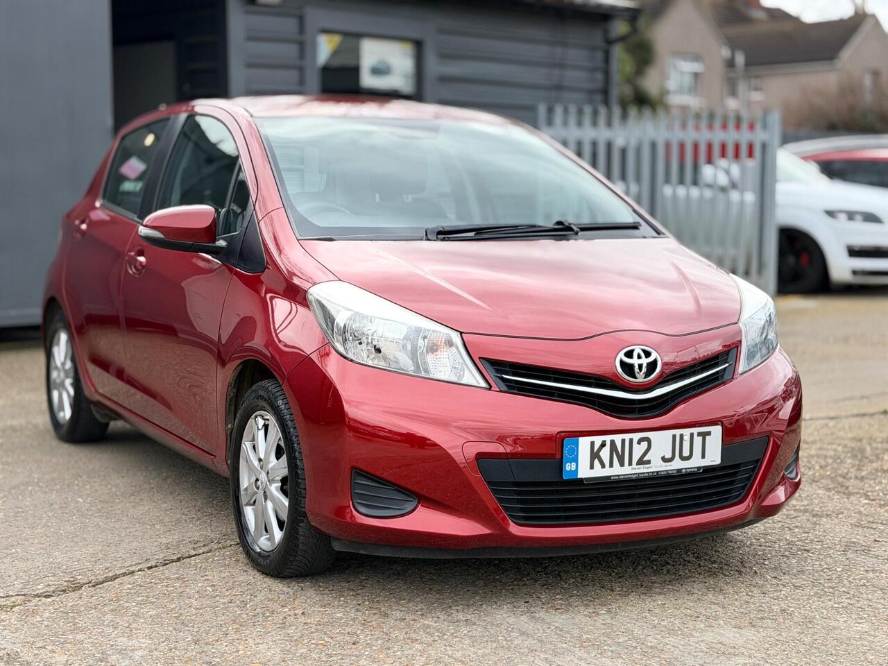 Used Toyota Yaris 2012 for sale - 77739528: Photo 2
