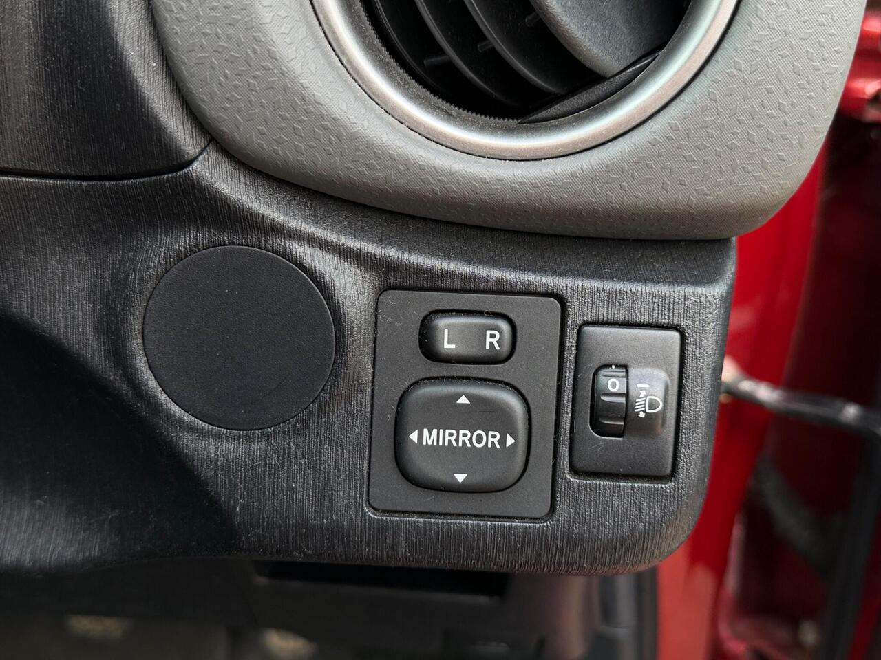 Used Toyota Yaris 2012 for sale - 77739528: Photo 21