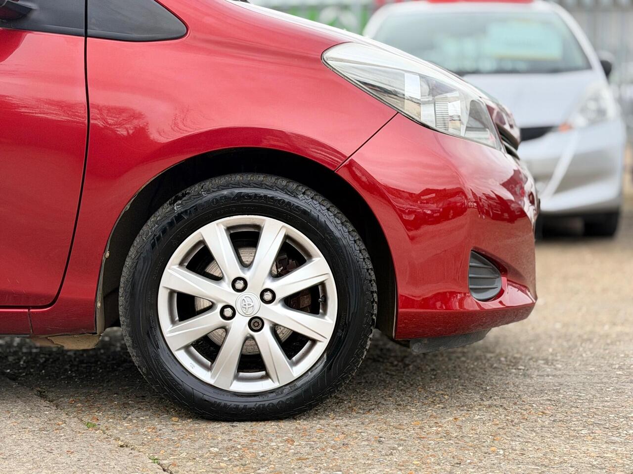 Used Toyota Yaris 2012 for sale - 77739528: Photo 30