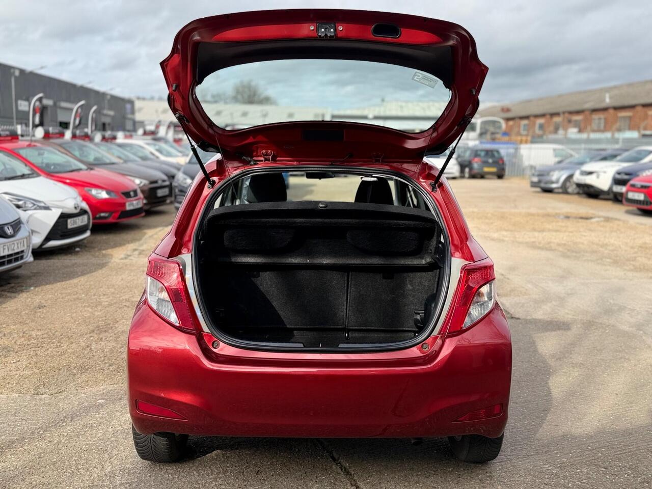 Used Toyota Yaris 2012 for sale - 77739528: Photo 35