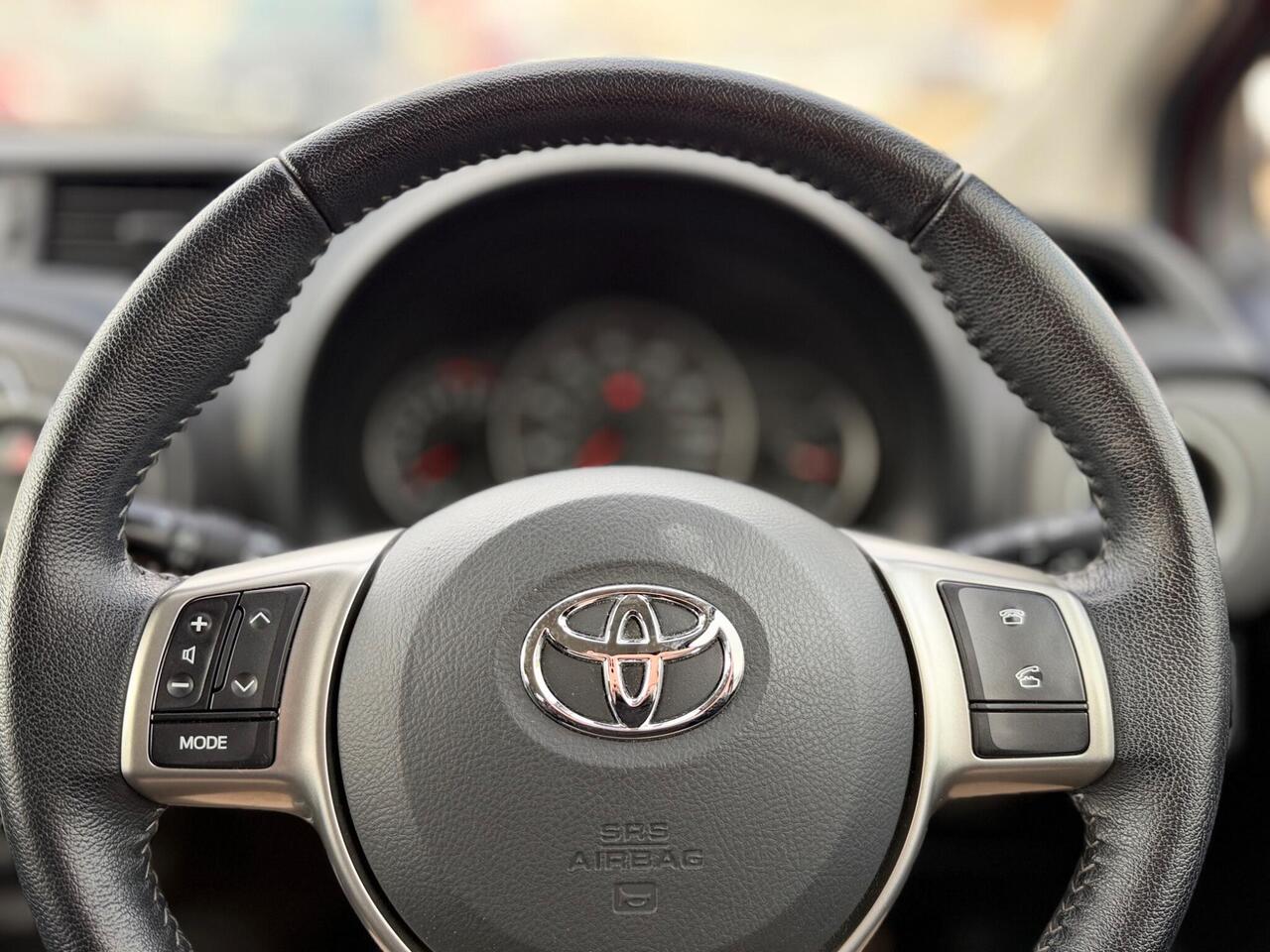 Used Toyota Yaris 2012 for sale - 77739528: Photo 37