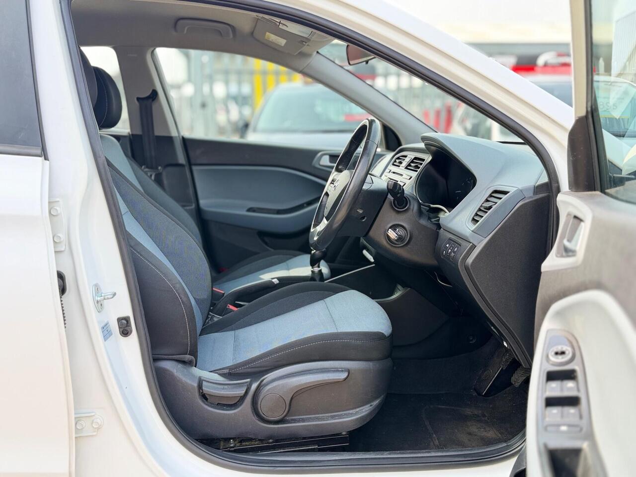 Used Hyundai i20 2016 for sale - 77994656: Photo 18