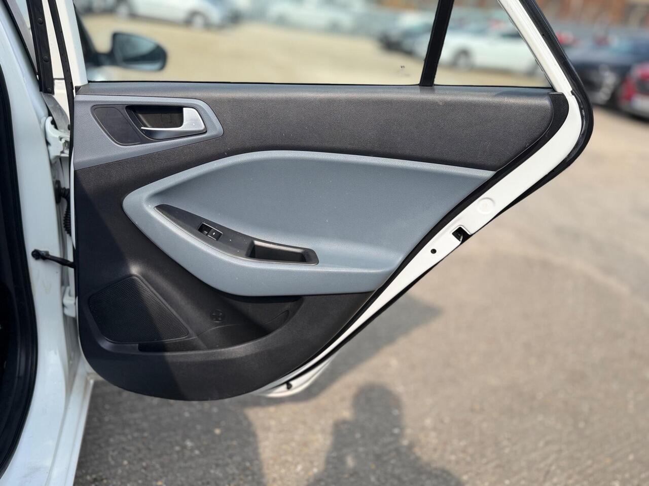 Used Hyundai i20 2016 for sale - 77994656: Photo 30