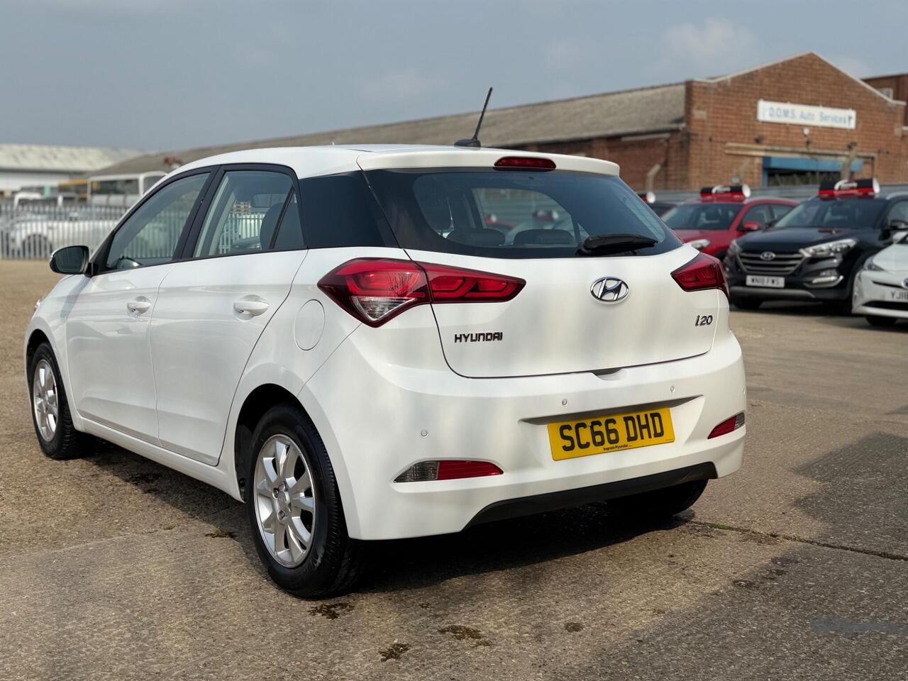 Used Hyundai i20 2016 for sale - 77994656: Photo 5